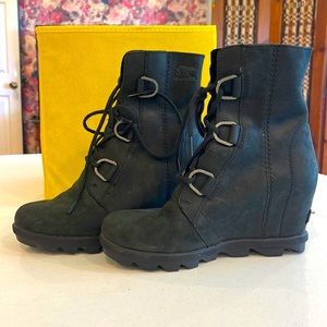 Sorel wedge Waterproof Boots 7.5